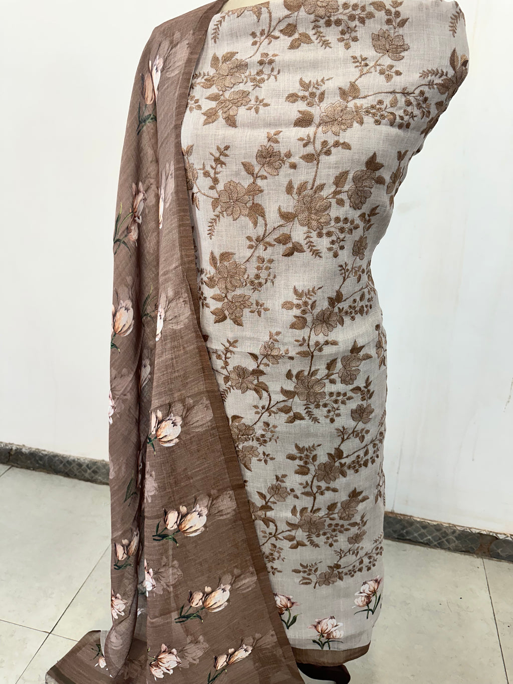Roses and Leaves Suit Set