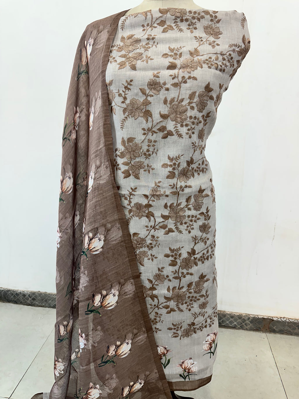Roses and Leaves Suit Set