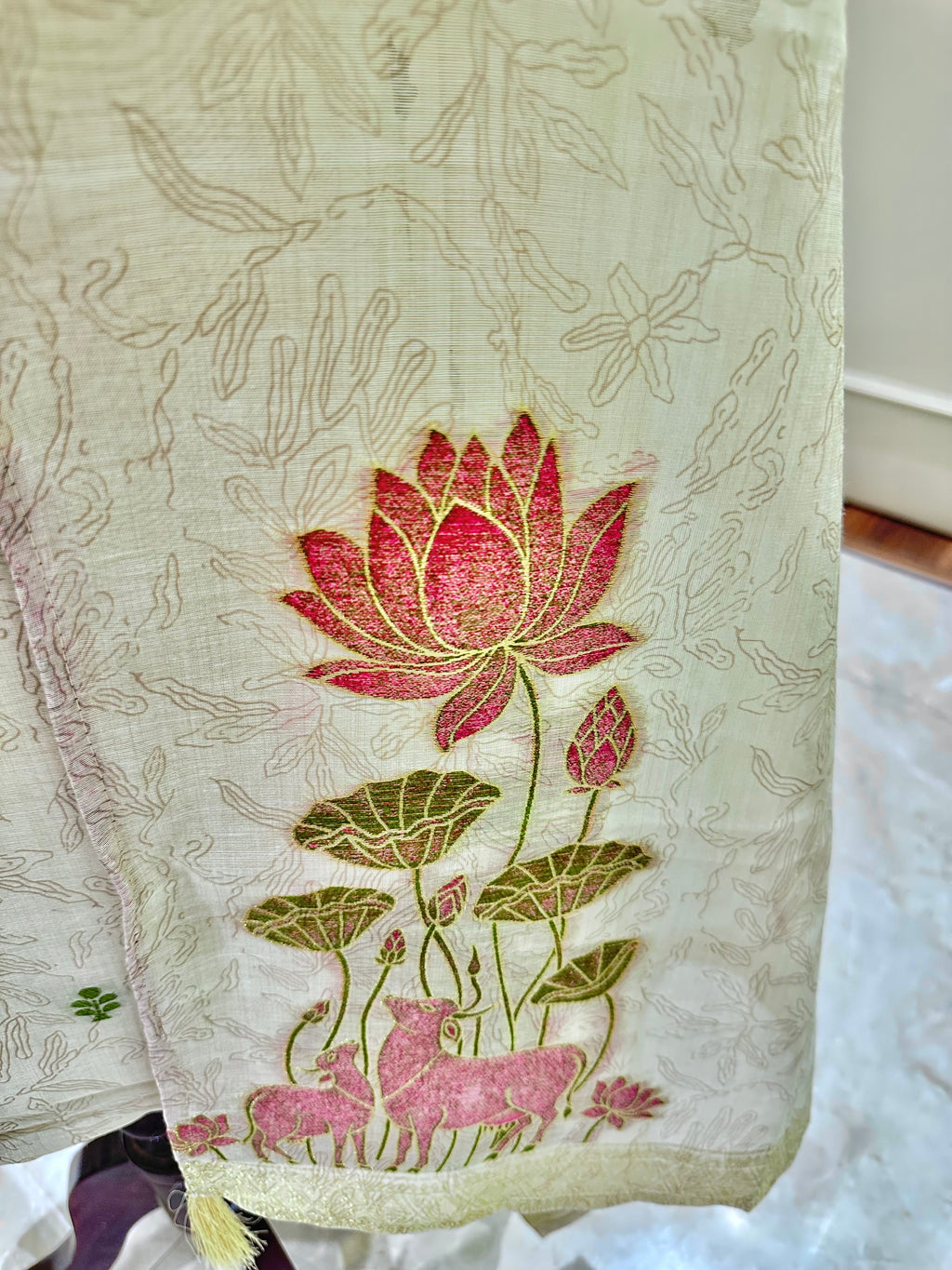 Deer in Lotus Bloom Set