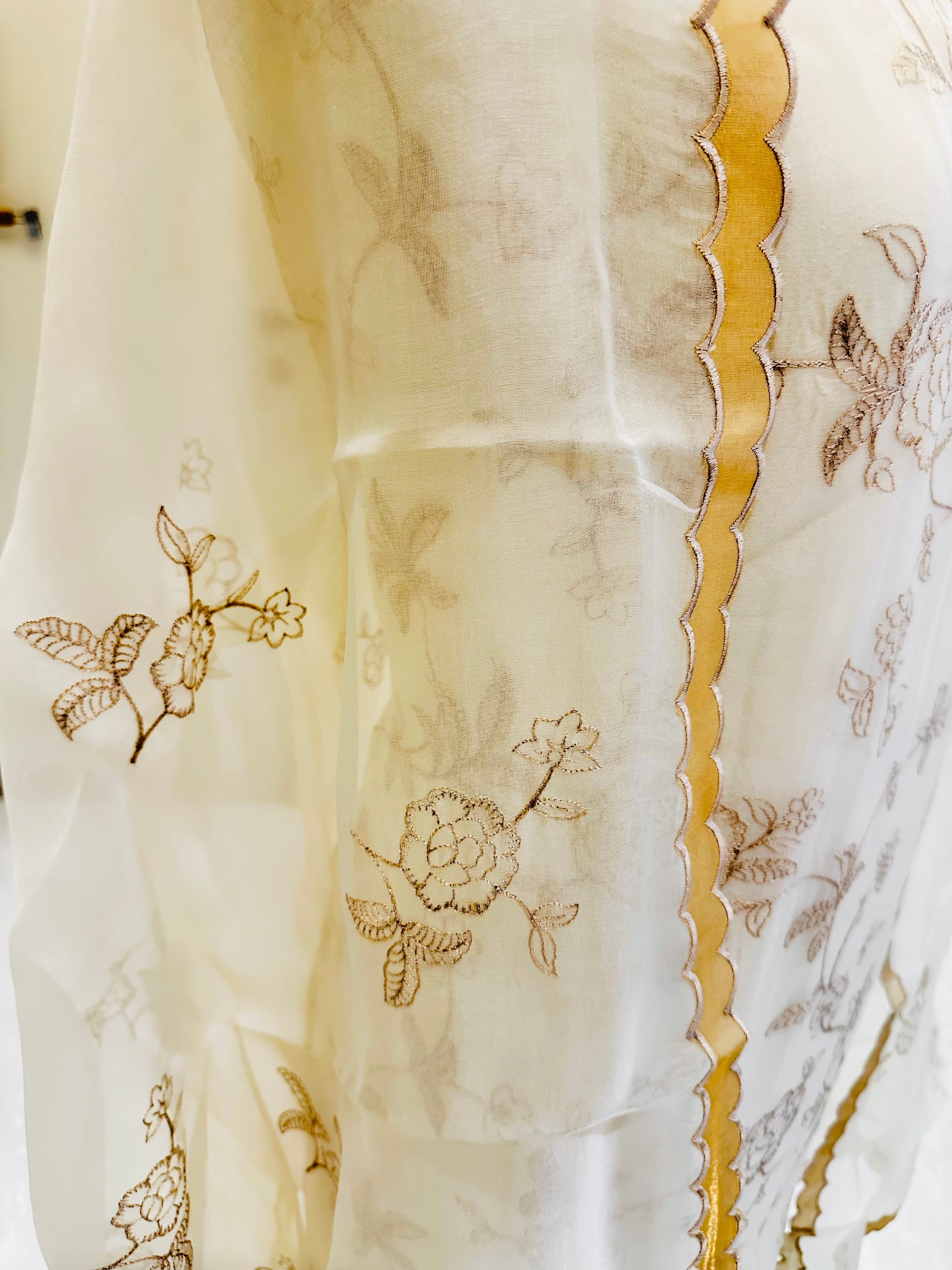 Regal Gold Botanica