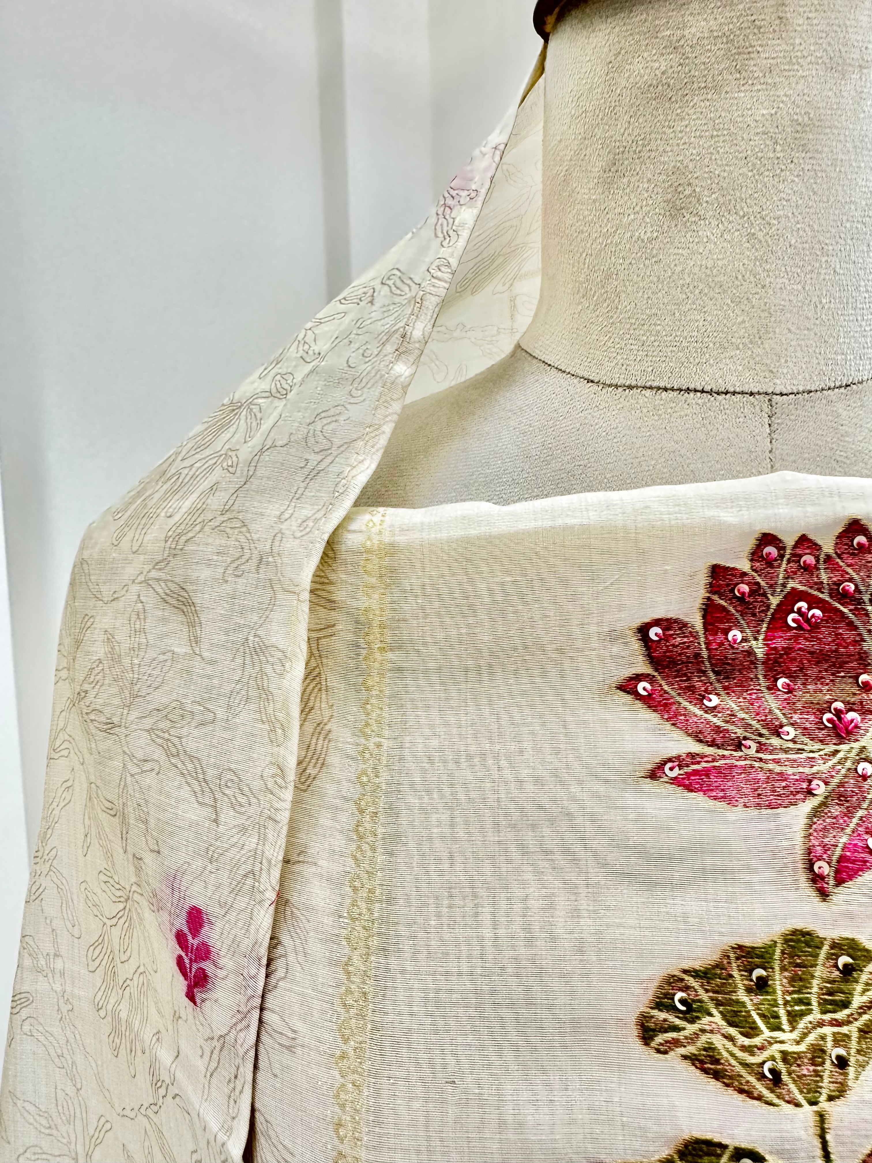 Deer in Lotus Bloom Set