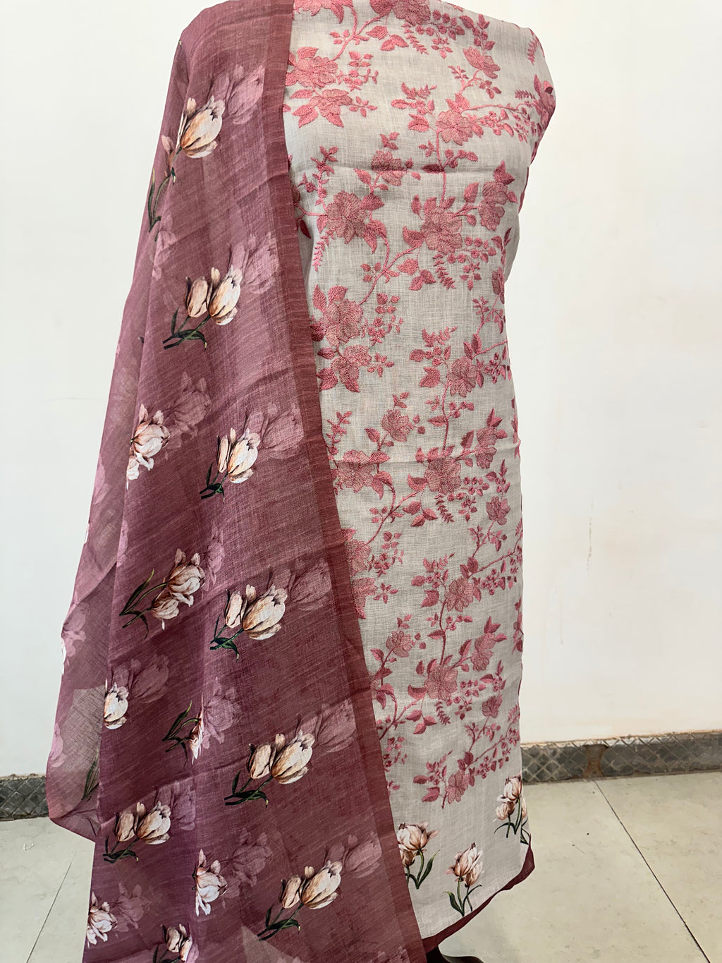 Roses and Leaves Suit Set