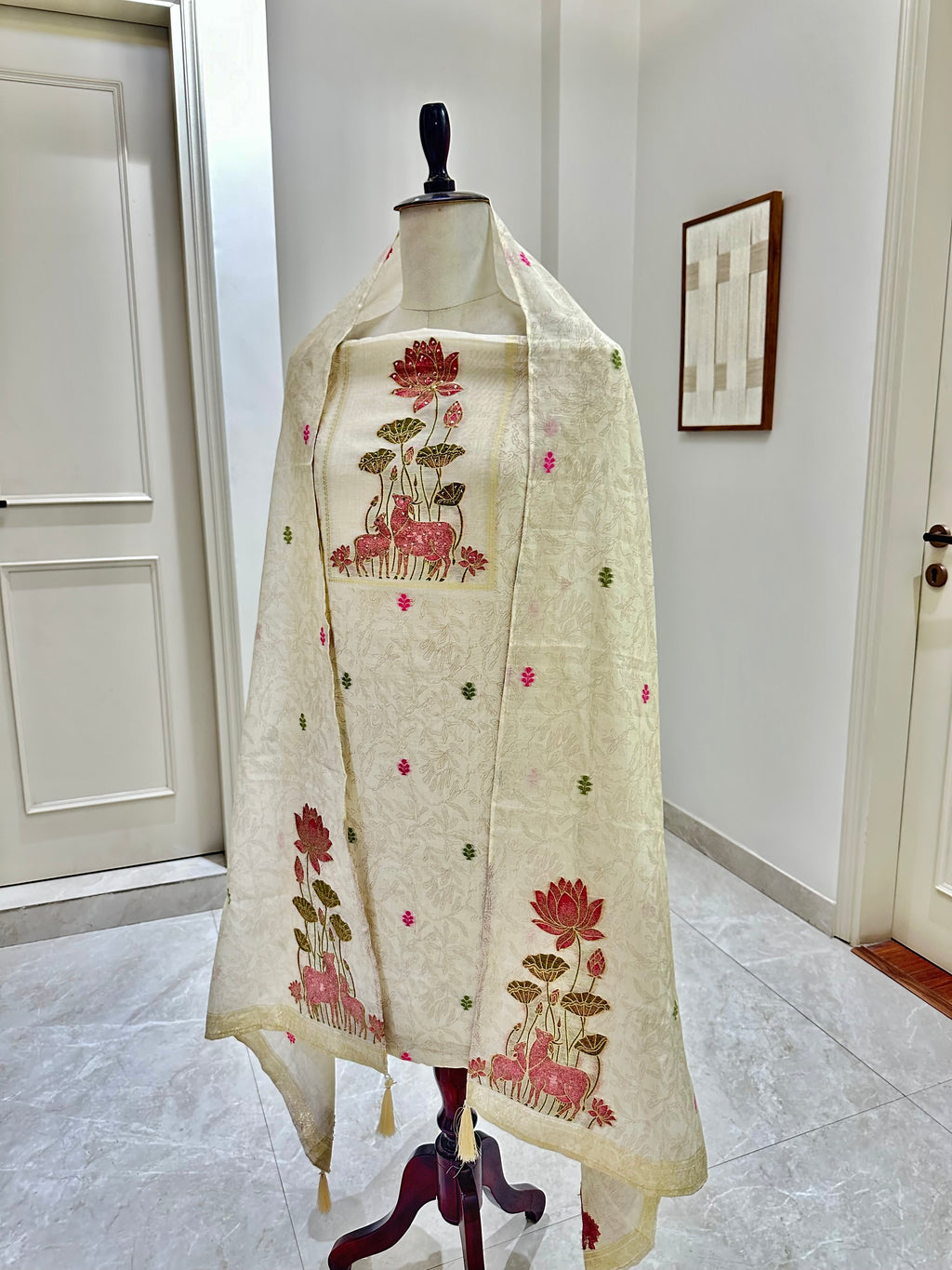 Deer in Lotus Bloom Set